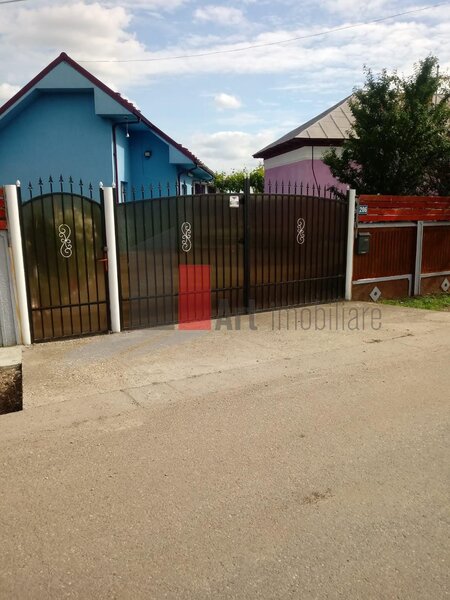 Coteana 2 case, teren, anexe, proprietate completa