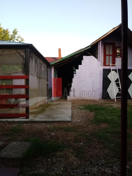 Coteana 2 case, teren, anexe, proprietate completa